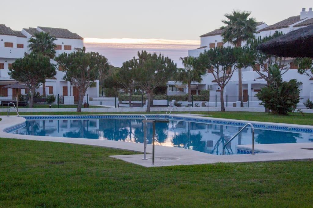 Precioso apartamento a 700 m del mar Chiclana de la Frontera Exterior foto
