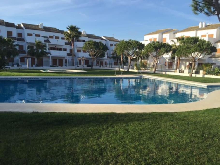 Precioso apartamento a 700 m del mar Chiclana de la Frontera Exterior foto