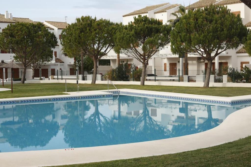 Precioso apartamento a 700 m del mar Chiclana de la Frontera Exterior foto